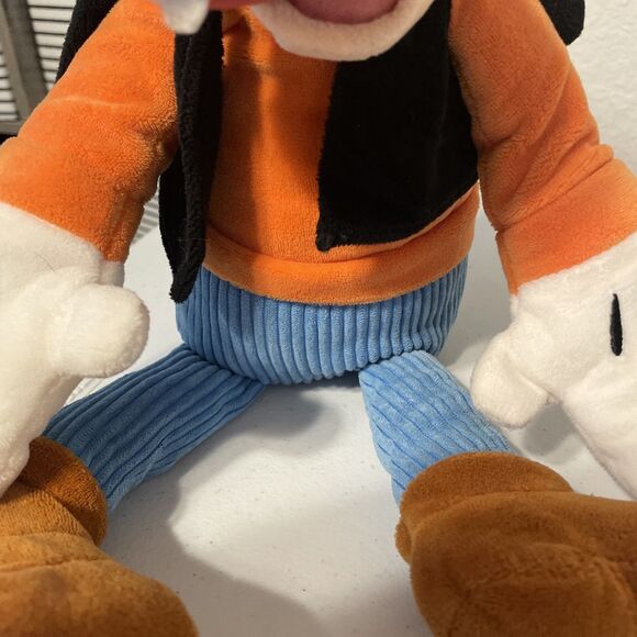 Large 18" Disney Goofy Scentsy Buddy With Scent Packet - Picture 6 of 9